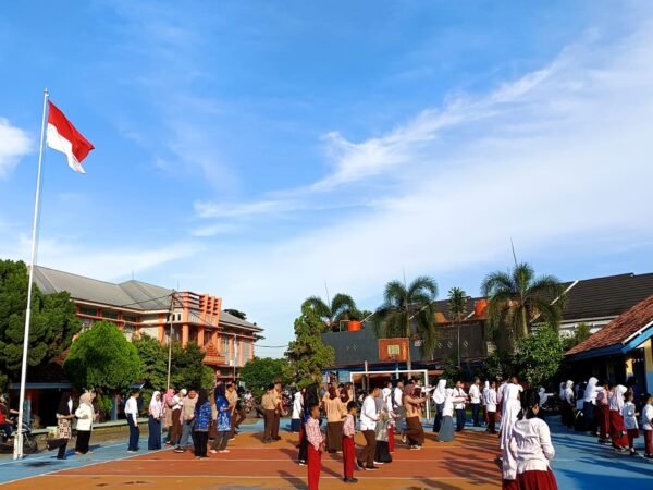 MPLS SLB Negeri Pembina Palembang Dimulai dengan Senam Pagi: Wujudkan 7 Kebiasaan Anak Indonesia Hebat